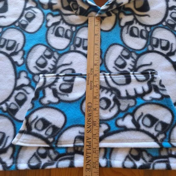 Handmade Kids Fleece Skull Poncho W Pocket & Hood Car Seat Blue Black White - Picture 4 of 15